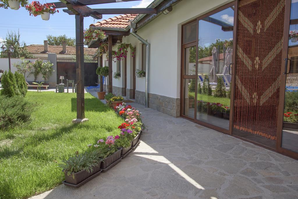 Guest House Zlateya Мадара Экстерьер фото
