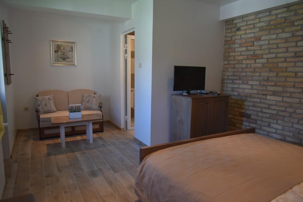 Guest House Zlateya Мадара Экстерьер фото