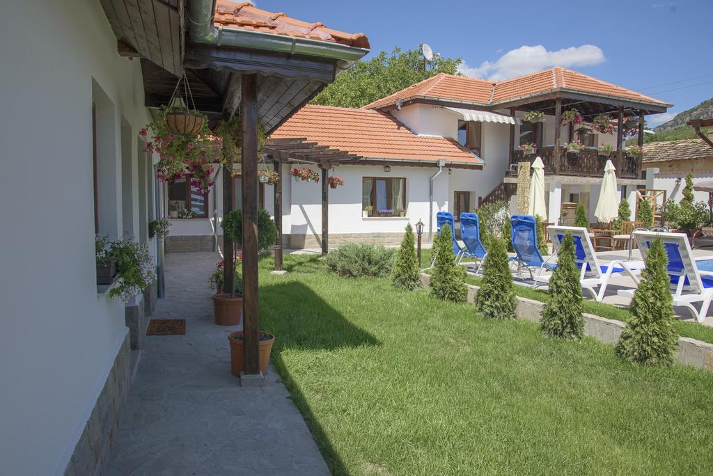 Guest House Zlateya Мадара Экстерьер фото